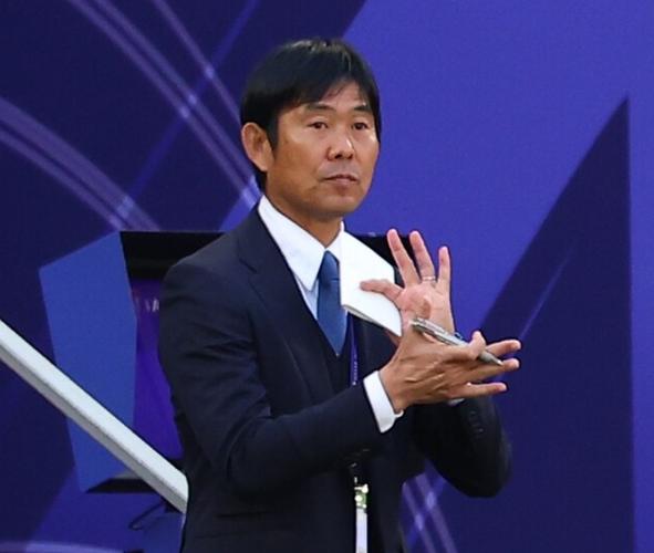 日本主帅森保一谈守田英正落选:后腰竞争激烈随时可回归