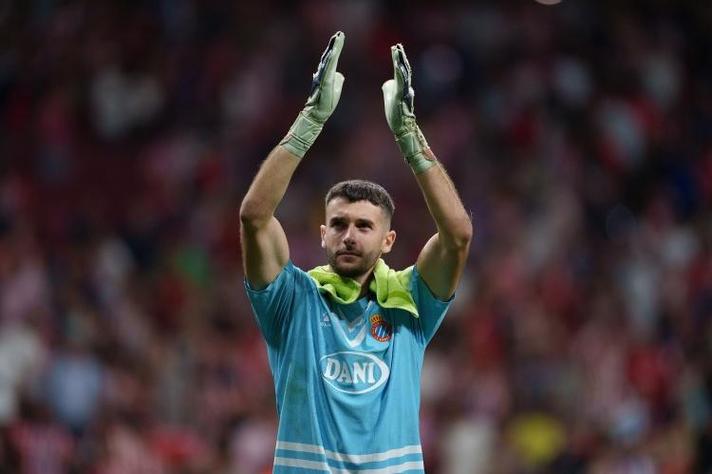 世体:巴萨后卫加西亚超负荷出场 已出现身体不适 世体:巴萨后卫加西亚超负荷出场 已出现身体不适