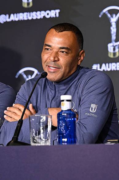 巴西名宿卡福谈内马尔:15年孤扛世界杯重任 缺乏同级队友分担 巴西名宿卡福谈内马尔:15年孤扛世界杯重任 缺乏同级队友分担