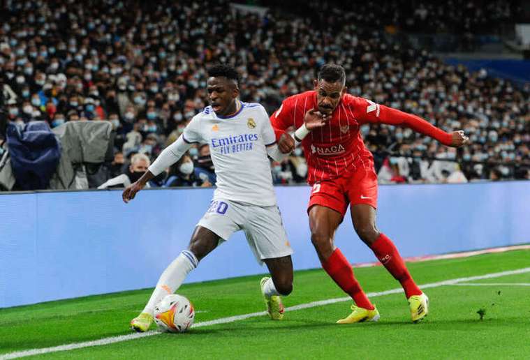 《世界体育报》:辱骂维尼修斯的塞维利亚球迷面临21个月监禁