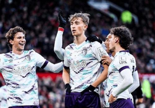 希勒怒批英超执法:曼联战伯恩茅斯应获第二粒点球 希勒怒批英超执法:曼联战伯恩茅斯应获第二粒点球