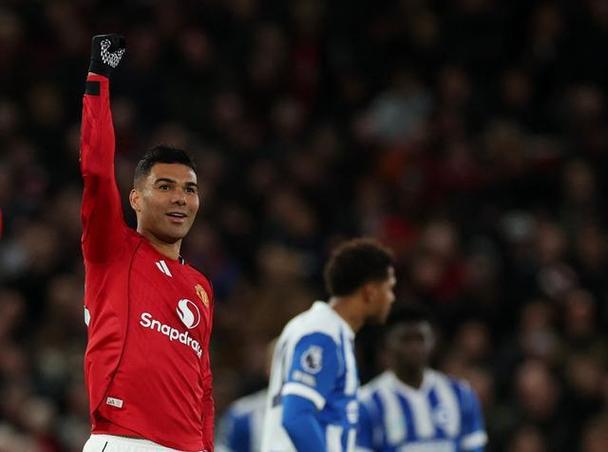 詹俊评曼联平局：点球判罚引争议 后腰依赖卡塞米罗