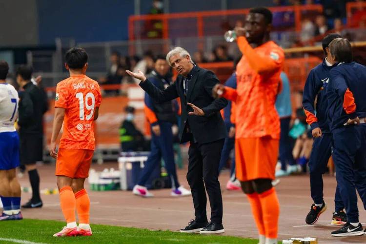 中超泰山客负云南玉昆 东体：夺冠仍有长路要走