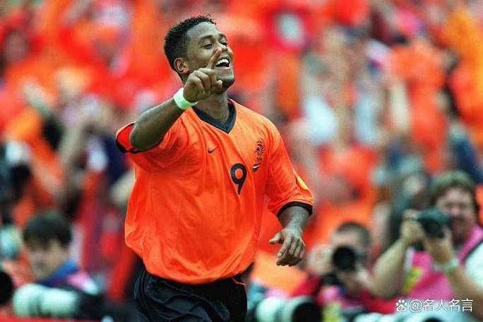 荷兰国家队纪念克鲁伊夫逝世十周年 官方致敬传奇