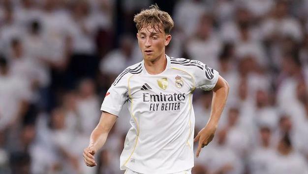 赫伊森专访：为西班牙国家队全力备战 批巴尔韦德红牌判罚