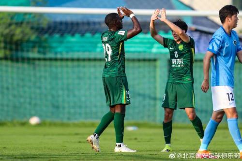 国安众将国际比赛日基地加练 塞尔吉尼奥达万领衔康复