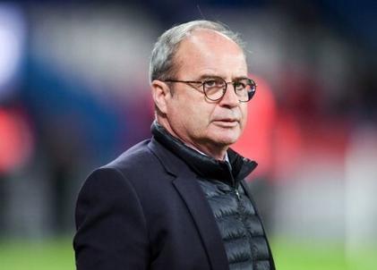 坎波斯回应巴黎推迟联赛争议：绝非针对朗斯 为法甲整体利益