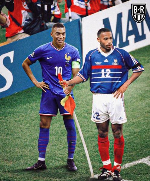 队报前瞻法巴友谊赛首发 姆巴佩领衔锋线