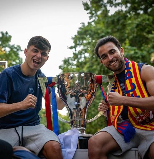 佩德里国家队首秀五周年获赠专属画作 社媒晒照致谢