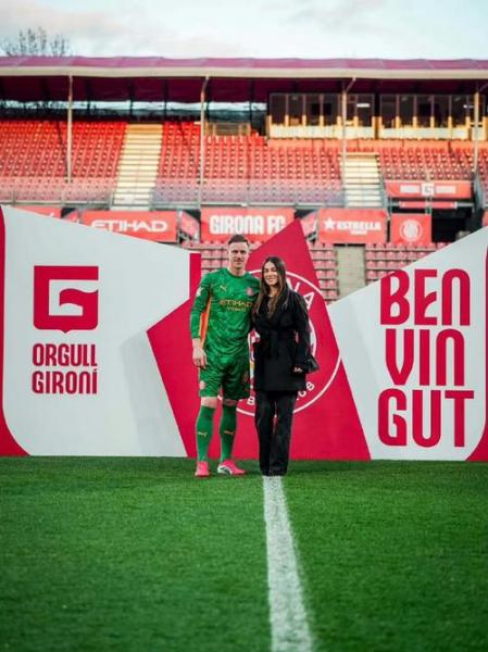 巴萨女足官宣普特拉斯续约 金球队长留队至2026