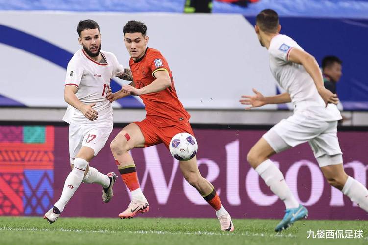 库拉索主力中卫伤缺战国足 埃因霍温悍将身价400万欧