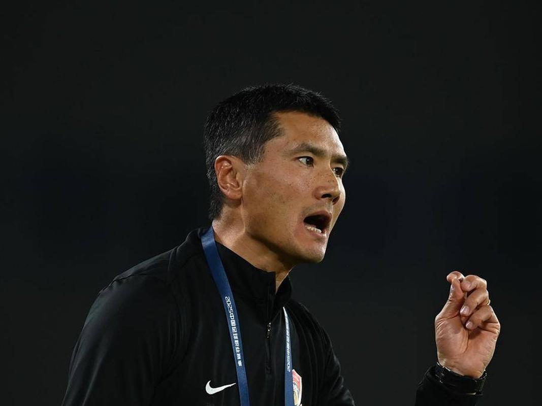 国足对阵库拉索半场领先 邵佳一临场指挥细节曝光