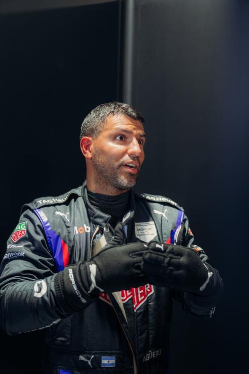 37岁阿圭罗现身看台 观战阿根廷友谊赛