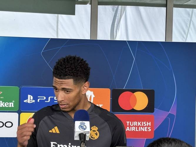 英格兰1-1乌拉圭赛后 贝林厄姆巴尔韦德混合采访区热聊