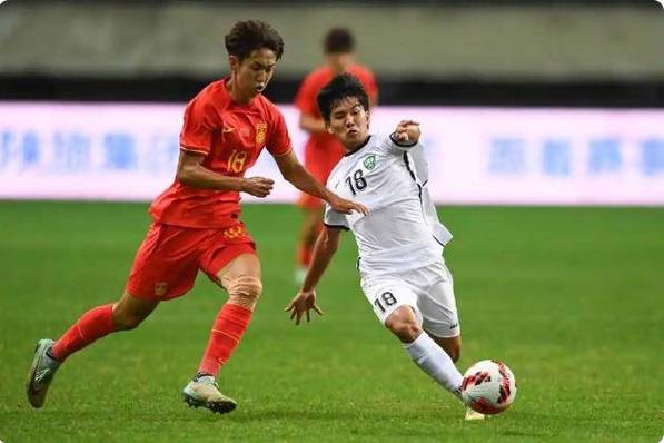 U19国足半场1-0澳大利亚 杨铭锐破门苗润东造险