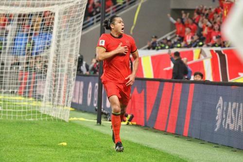 国足2-0库拉索 张玉宁与前维特斯队友暖心互动 国足2-0库拉索 张玉宁与前维特斯队友暖心互动