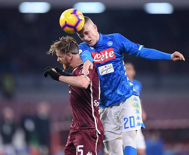 意媒确认:AC米兰300万欧签19岁中锋科斯蒂奇 周日体检