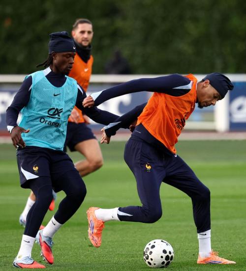 法国男足连续11场进球2+ 队史第二进攻佳绩