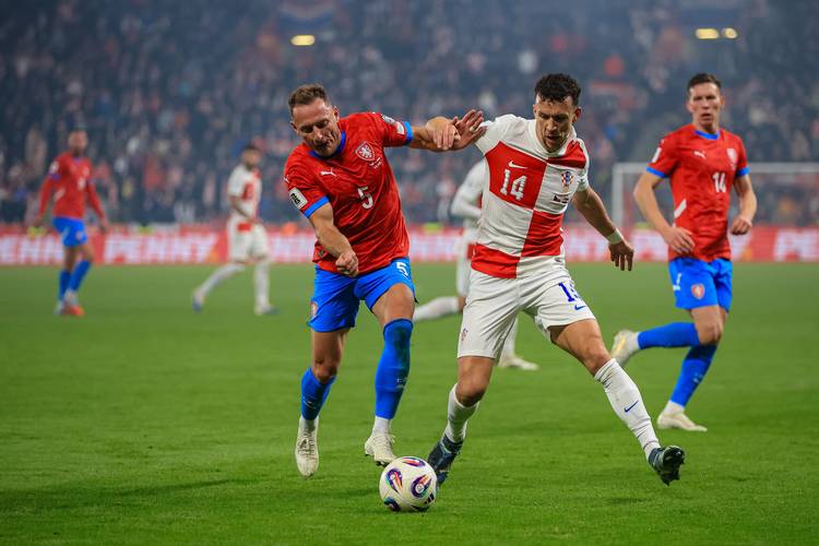 世欧预附加赛前瞻：丹麦主帅确认备战就绪 警惕捷克定位球