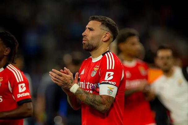 阿根廷中卫奥塔门迪主场告别战将至 斯卡洛尼盛赞其功勋