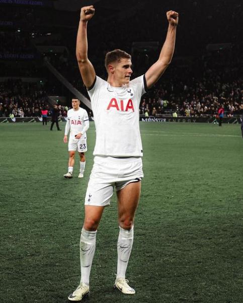 范德法特点评荷兰新星：斯米特值得培养，可成下一个德容